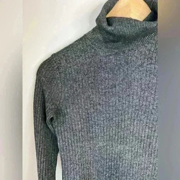 Babaton Aritzia Womens Grey Ribbed Capsule Wardrobe Wool Timeless Turtleneck XS - Picture 3 of 11